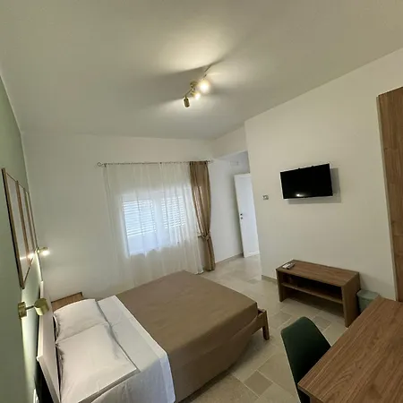 Philia Guest house *